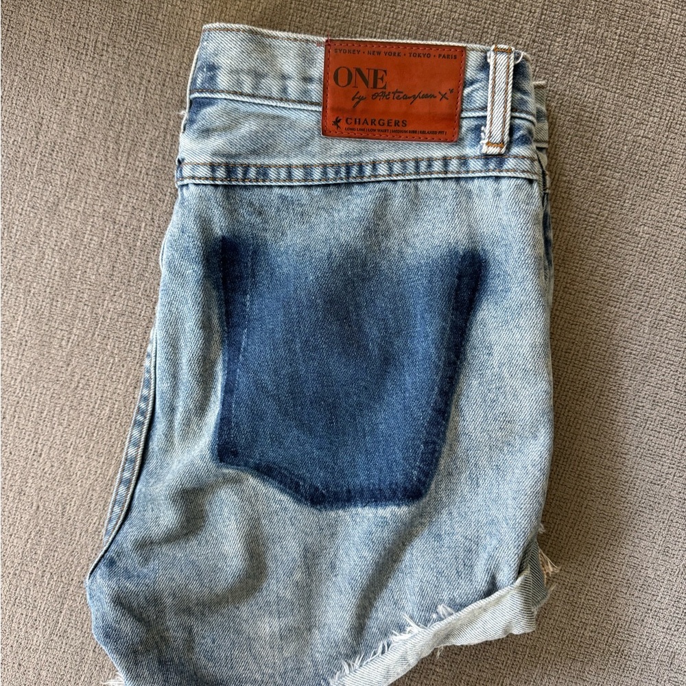 One Teaspoon Blue Jean Shorts Distressed Cut-Off Style